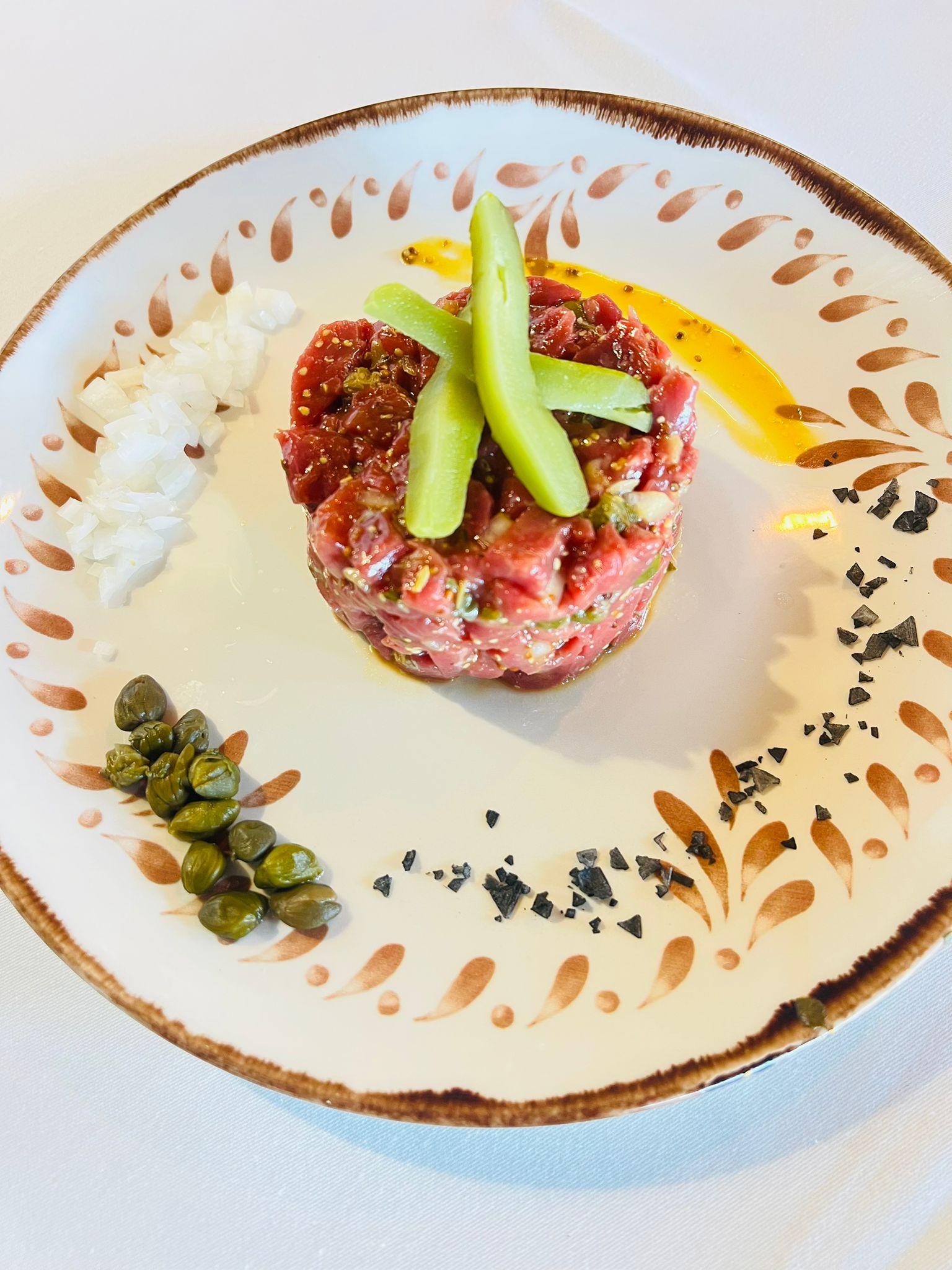 Steak Tartar de Rubia Gallega — Mesón Los Lobos Restaurante Asador Algarrobo