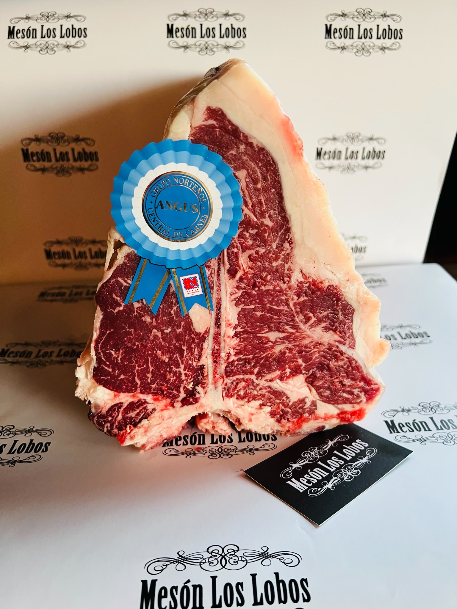 Chuletón Angus certificado premiado — Mesón Los Lobos Restaurante Asador Algarrobo